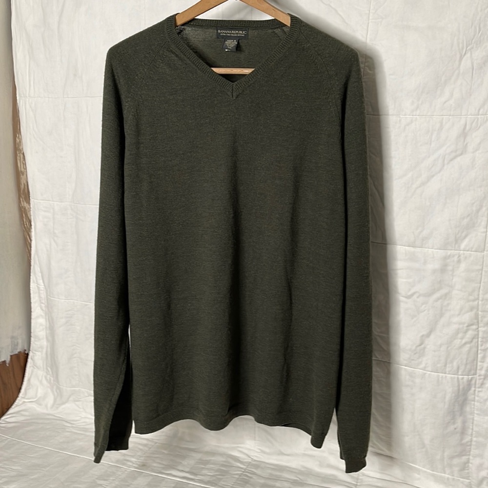 Banana Republic Extra Fine Italian Merino Wool Men’s XXL V-Neck Sweater